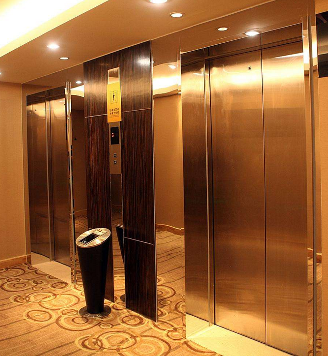 重庆电梯1.png
